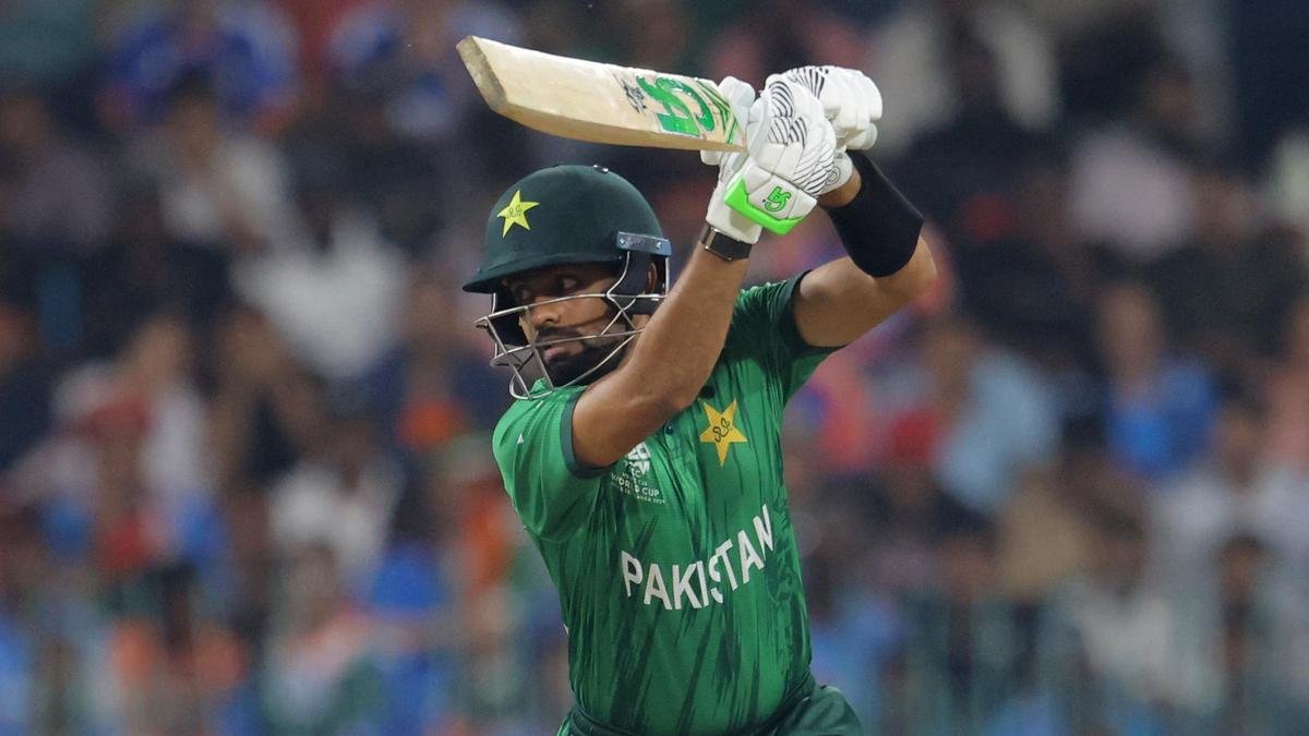 Babar not best person to come in to finish innings: Pakistan coach Hesson explains batting order shuffle